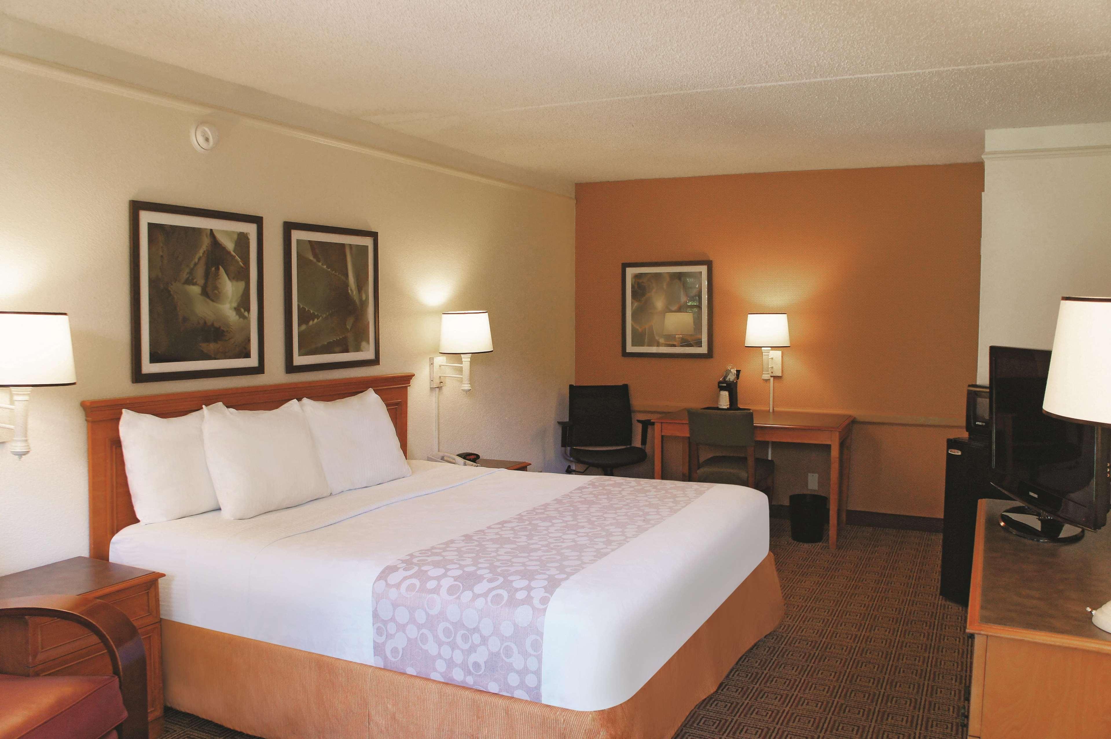Baymont By Wyndham Houston La Porte Esterno foto