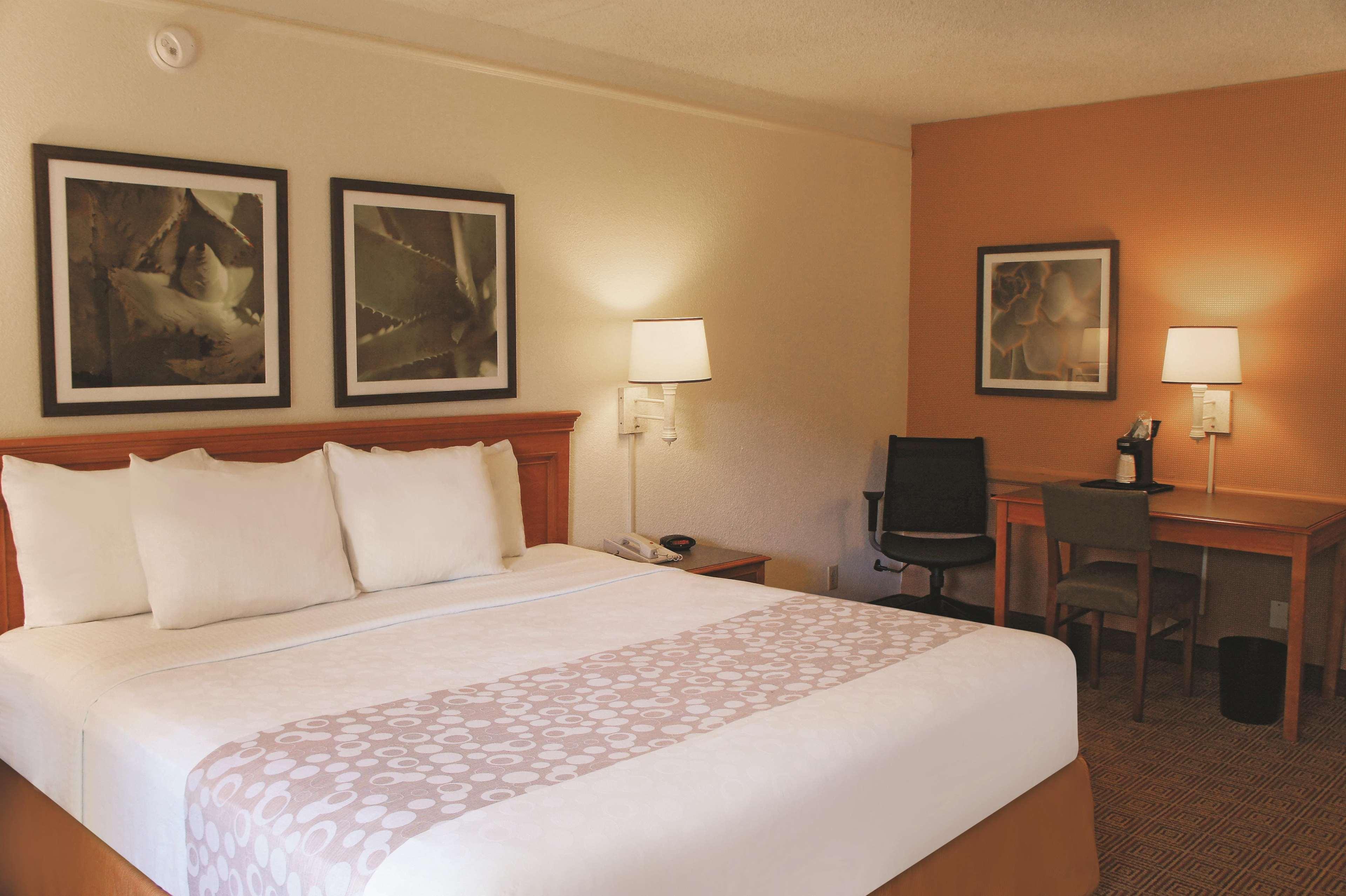 Baymont By Wyndham Houston La Porte Esterno foto
