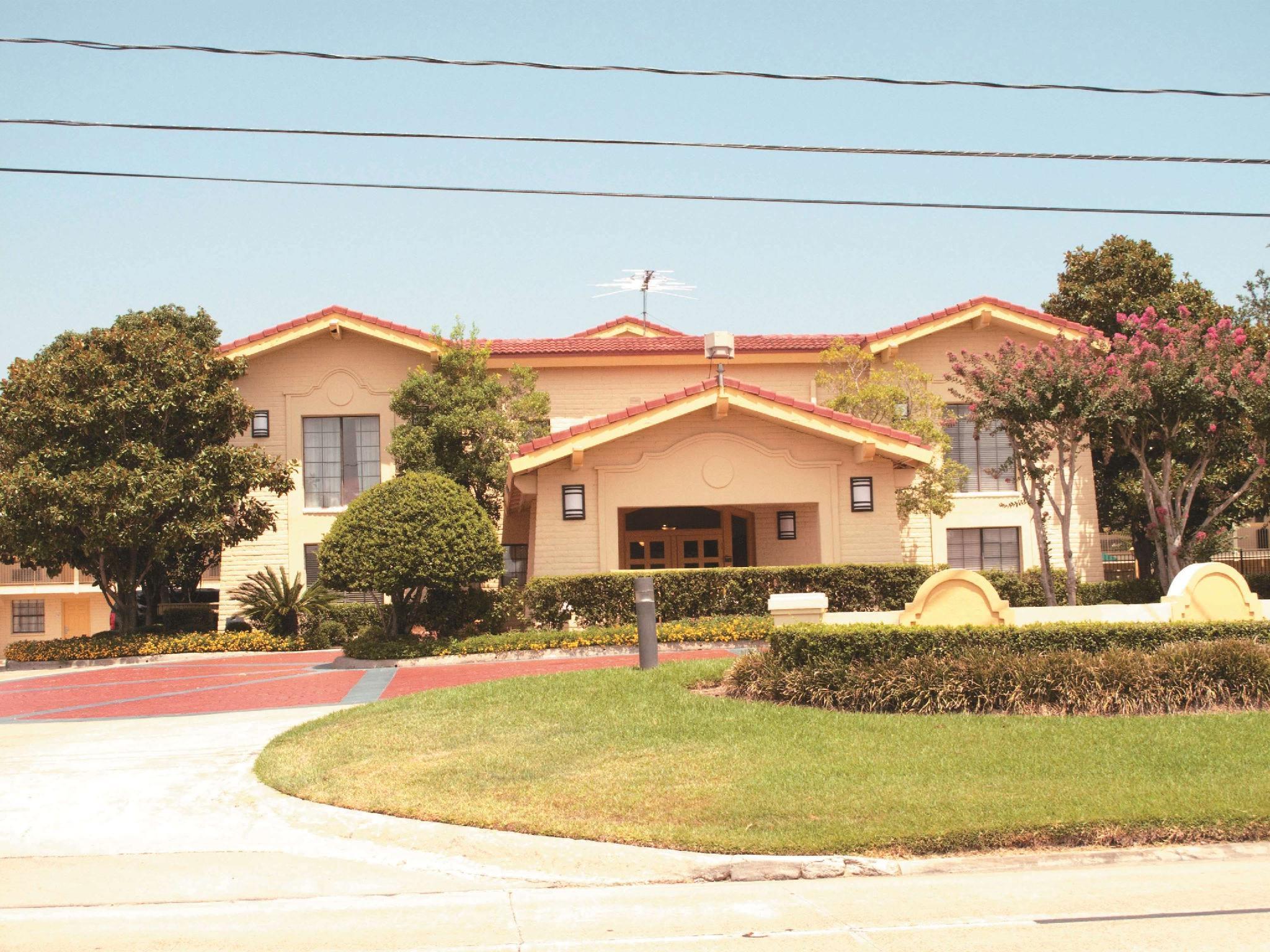 Baymont By Wyndham Houston La Porte Esterno foto
