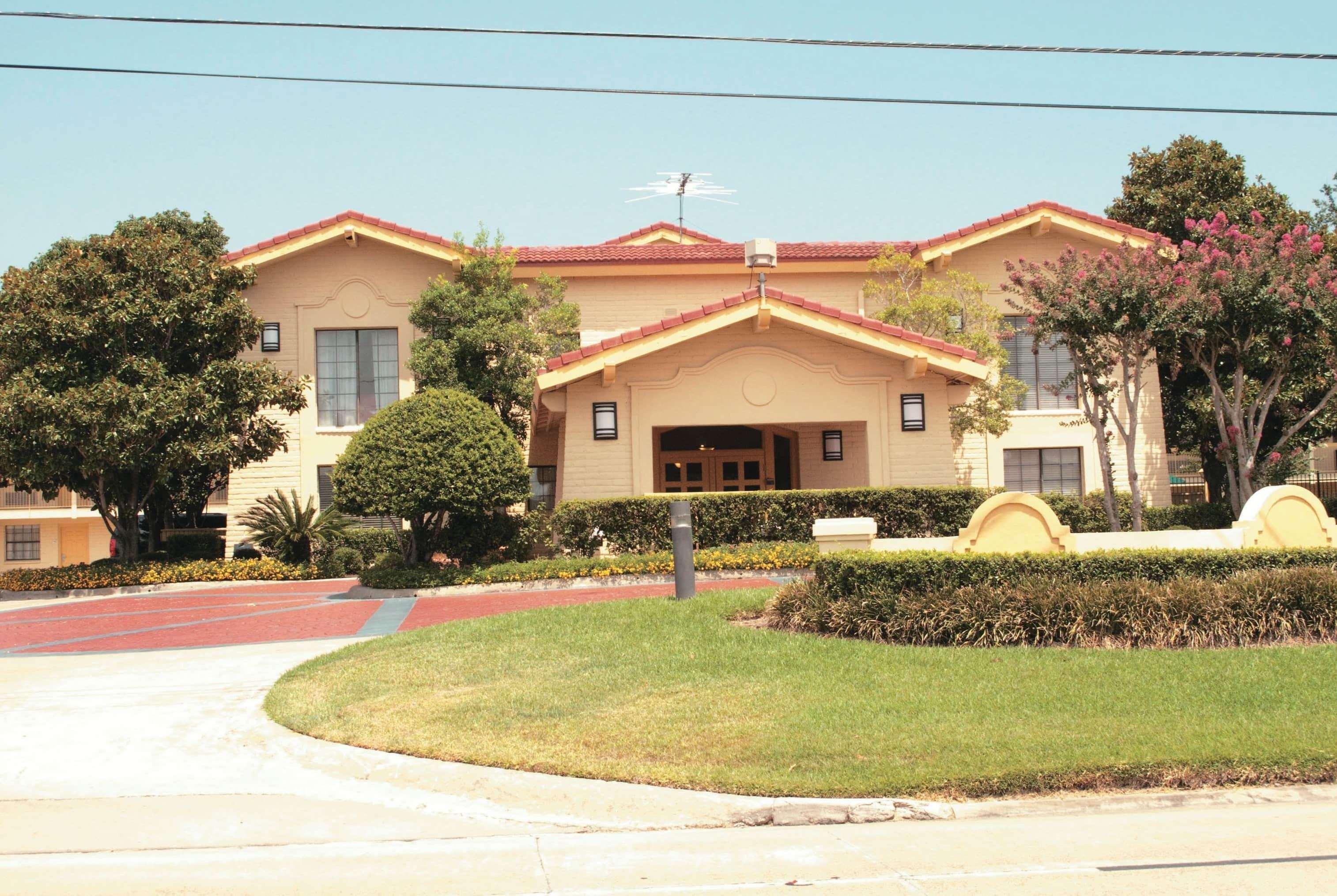 Baymont By Wyndham Houston La Porte Esterno foto