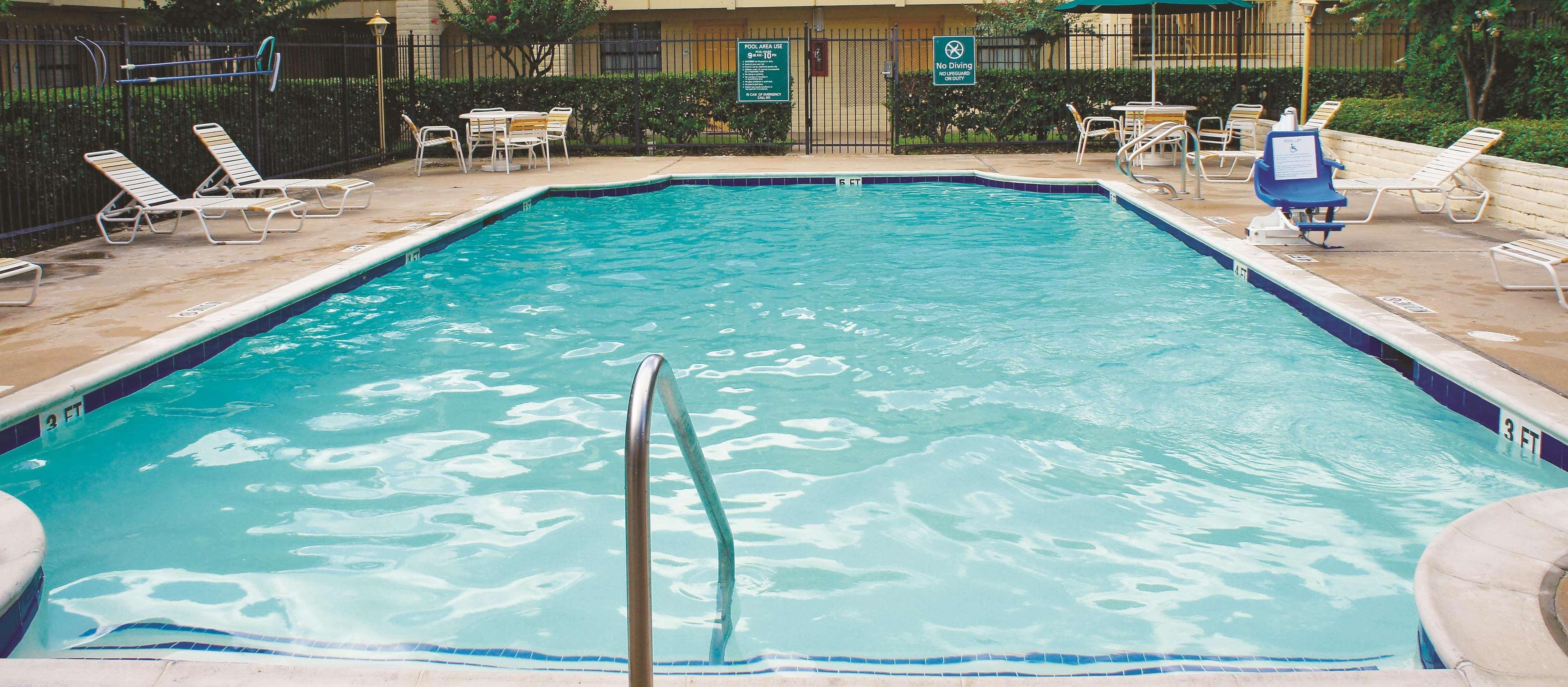 Baymont By Wyndham Houston La Porte Esterno foto